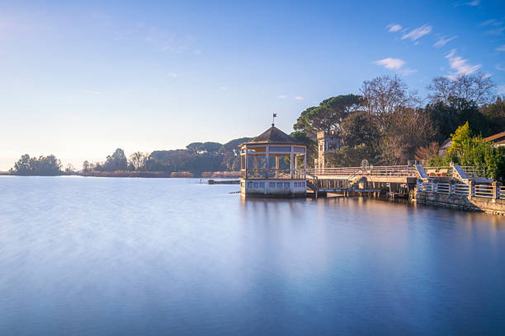 Alba sul Lago di Massaciuccoli a Torre del Lago Puccini